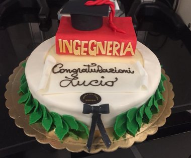 Festeggia con una torta 13